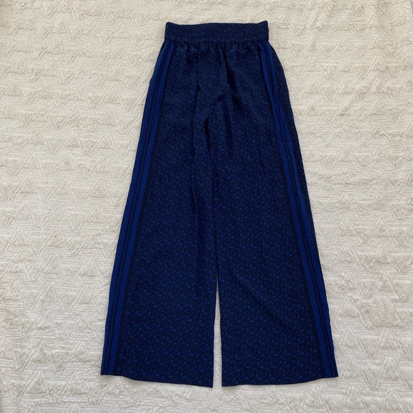 Burberry monogram stripe print silk wide leg trousers in deep royal blue - Picture 6 of 12